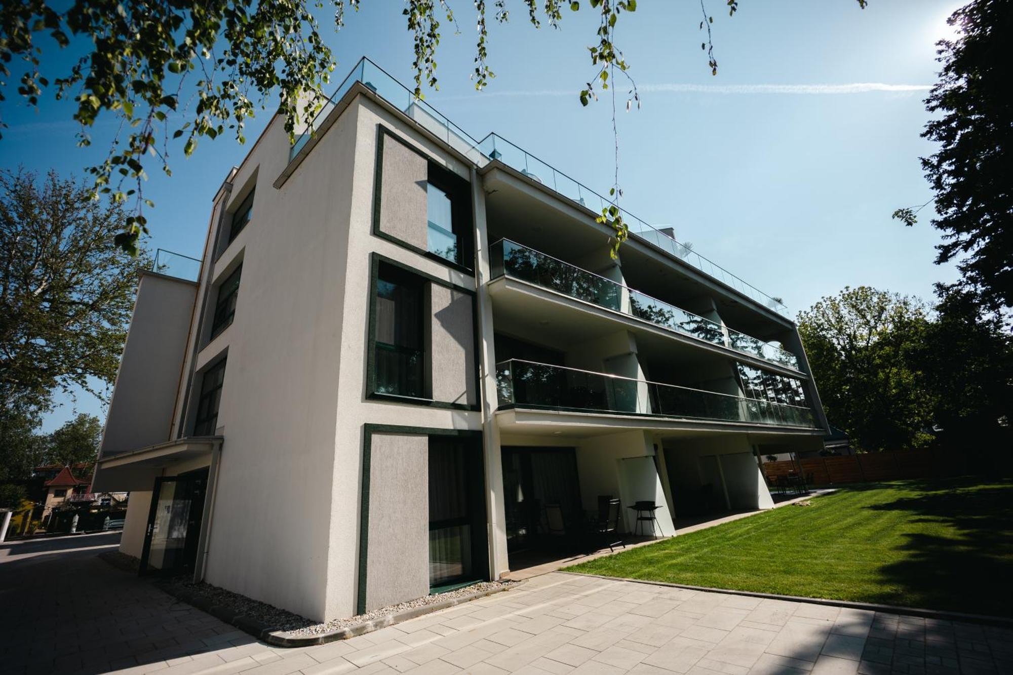 Villa Bauhaus Wellness Apartman Fsz. 1 Siofok Exterior photo