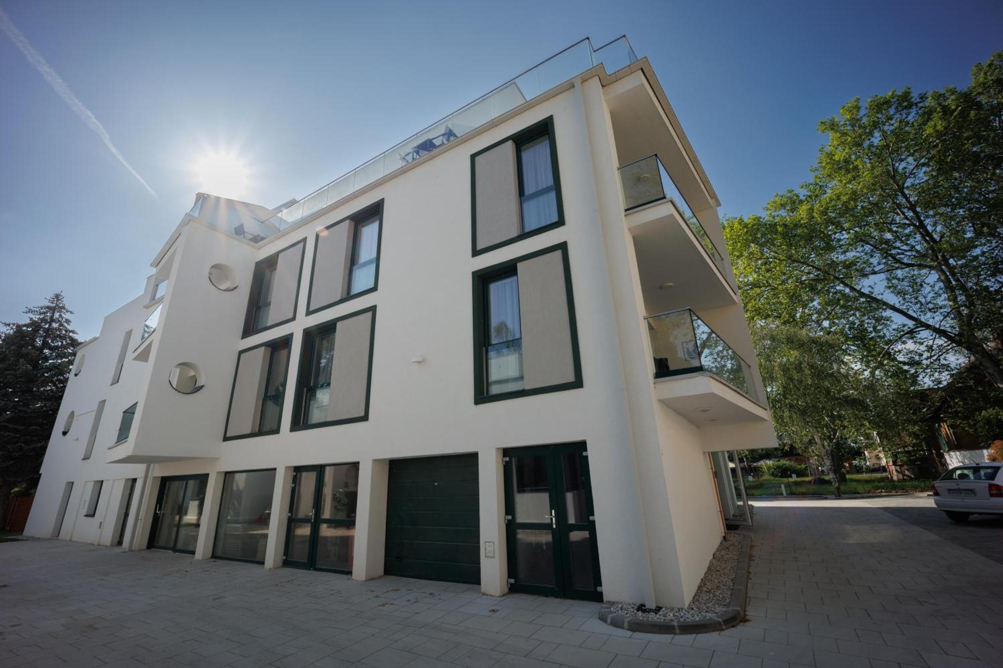Villa Bauhaus Wellness Apartman Fsz. 1 Siofok Exterior photo